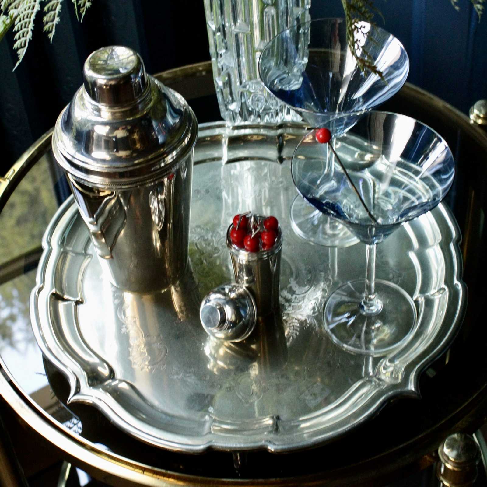 Silver Plated Cavalier Serving Drinks Tray Round with Scalloped Edges