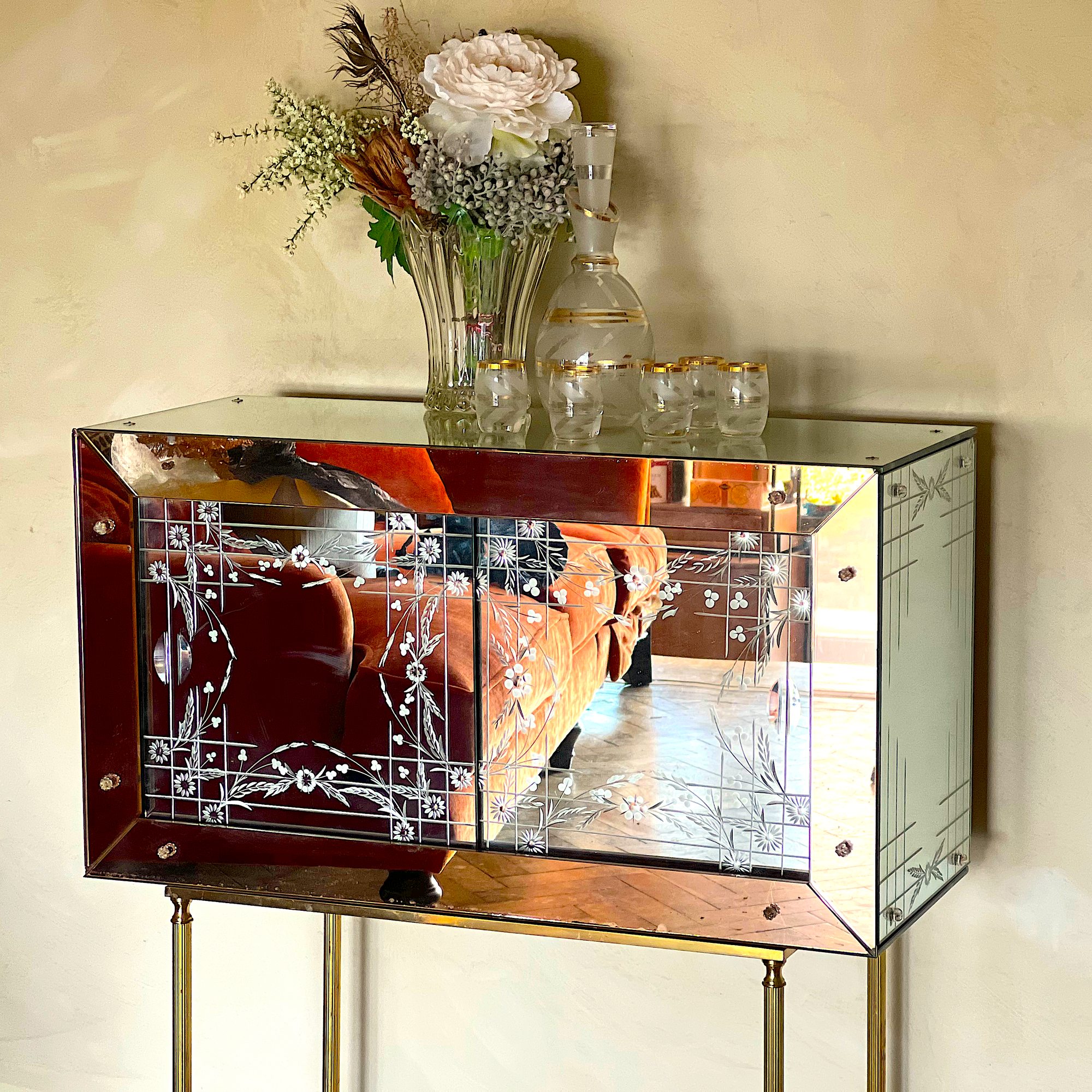 Venetian Drinks Cabinet in Rose Etched glass with Glass Florettes & floral Etching
